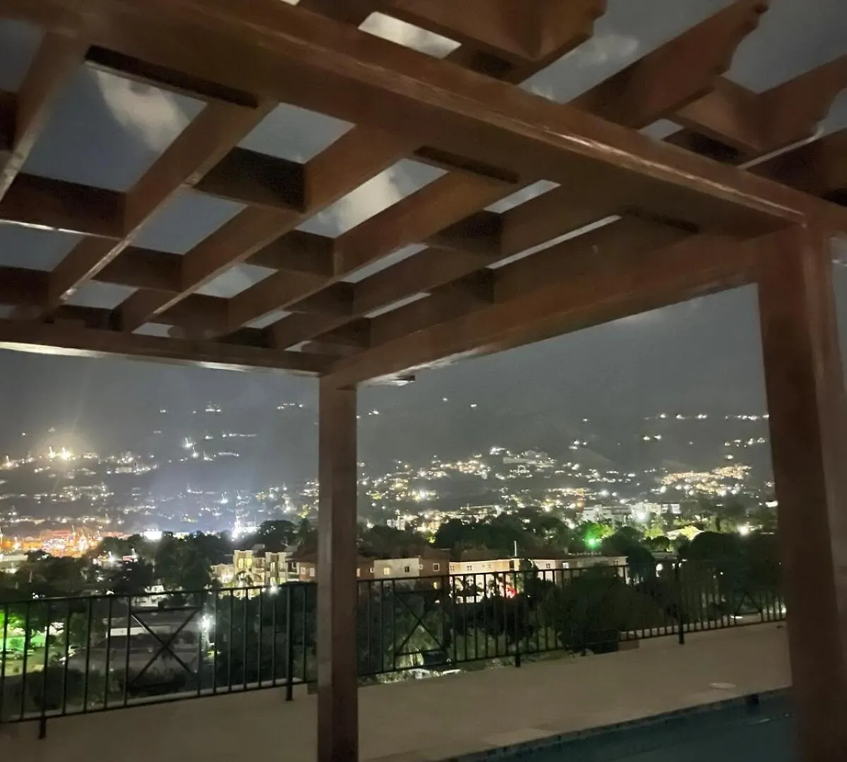 Lux City Apartment With Pool, Ac & 24Hrs Security Kingston