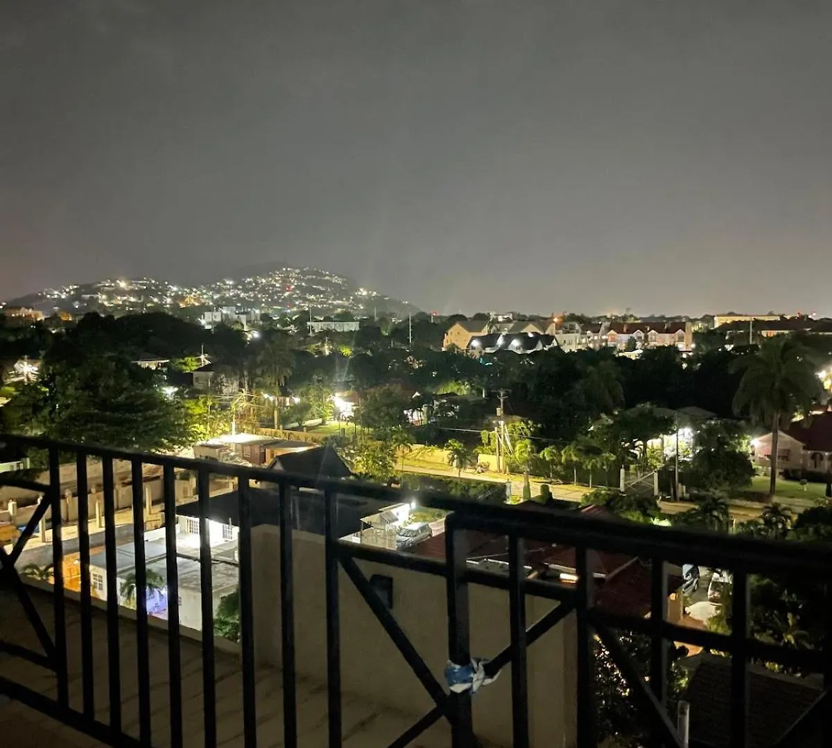 Lux City Apartment With Pool, Ac & 24Hrs Security Kingston